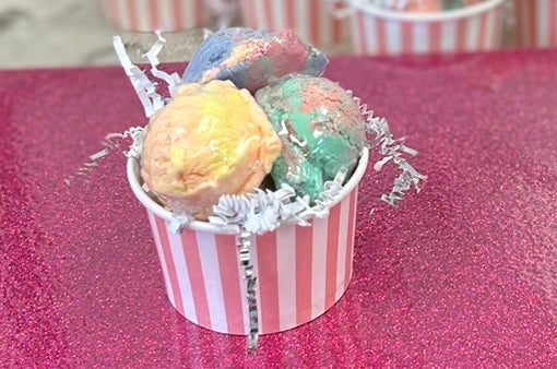 BUBBLE BATH ICE CREAM  SCOOPS GIFT SET OF 4