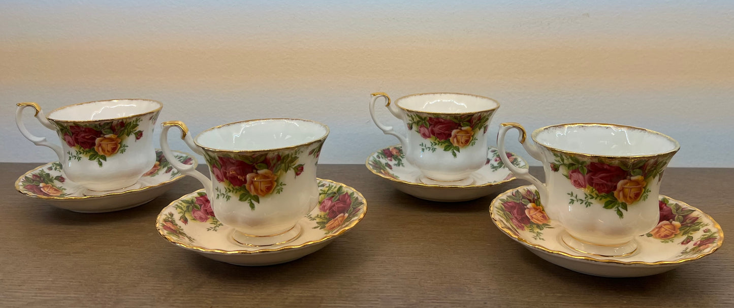 ROYAL ALBERT OUR COUNTRY ROSES TEA CUPS